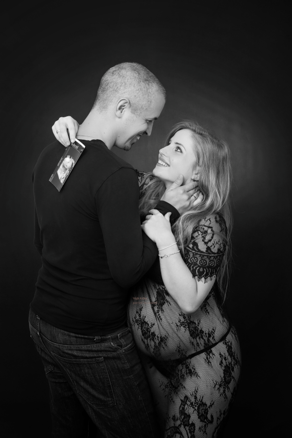 Kismama fotózás 62 kismama fotozas fekete feher 3286